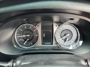 Toyota Hilux 2.4GD-6 double cab Raider manual - Image 12