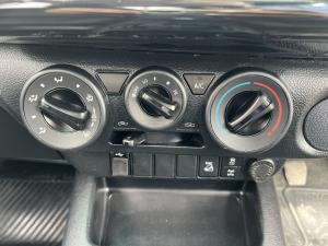 Toyota Hilux 2.4GD-6 double cab Raider manual - Image 21