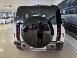 Land Rover Defender 110 D250 X-Dynamic SE - Image 5