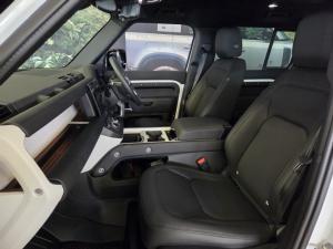 Land Rover Defender 110 D250 X-Dynamic SE - Image 6