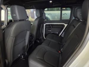 Land Rover Defender 110 D250 X-Dynamic SE - Image 7