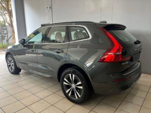 Volvo XC60 B5 AWD Essential - Image 4