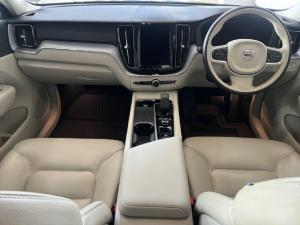 Volvo XC60 B5 AWD Essential - Image 8