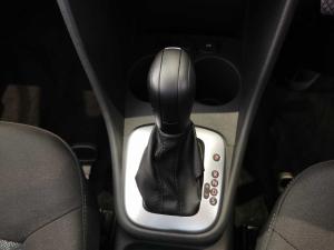 Volkswagen Polo Vivo hatch 1.6 Life - Image 8