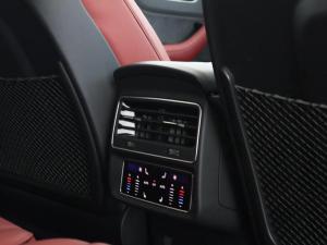 Audi SQ7 TFSI quattro Black Edition - Image 16