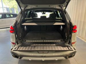 BMW X5 xDRIVE50e M Sport PRO - Image 11
