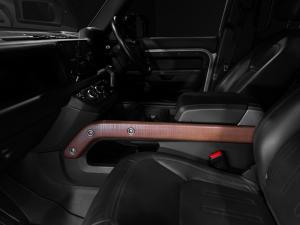Land Rover Defender 110 D300 X - Image 10