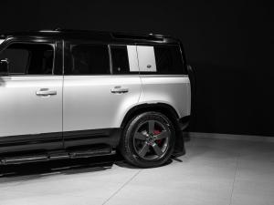 Land Rover Defender 110 D300 X - Image 20