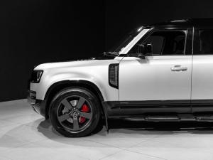 Land Rover Defender 110 D300 X - Image 21