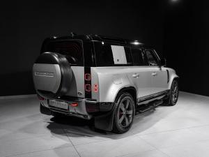 Land Rover Defender 110 D300 X - Image 7