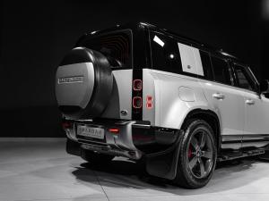 Land Rover Defender 110 D300 X - Image 8
