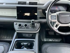 Land Rover Defender 110 D300 X-Dynamic HSE - Image 11
