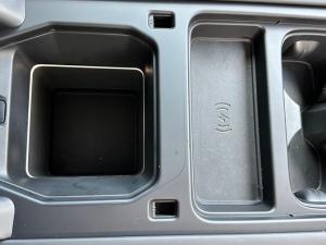 Land Rover Defender 110 D300 X-Dynamic HSE - Image 14