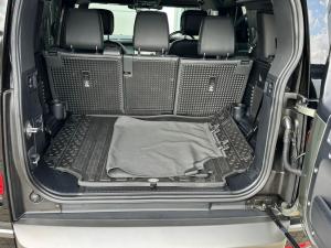 Land Rover Defender 110 D300 X-Dynamic HSE - Image 18
