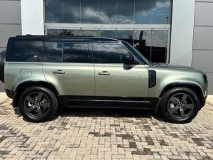 Land Rover Defender 110 D300 X-Dynamic HSE - Image 4