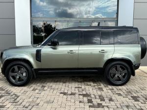 Land Rover Defender 110 D300 X-Dynamic HSE - Image 4