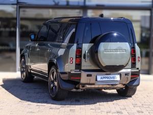 Land Rover Defender 110 D300 X-Dynamic HSE - Image 7