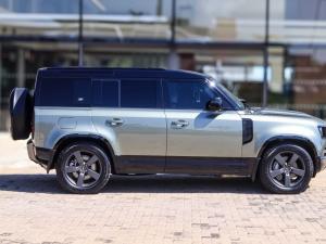 Land Rover Defender 110 D300 X-Dynamic HSE - Image 8