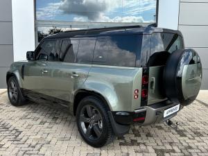 Land Rover Defender 110 D300 X-Dynamic HSE - Image 8