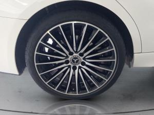 Mercedes-Benz C-Class C200 Avantgarde - Image 16