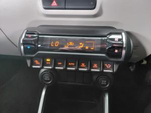 Suzuki Ignis 1.2 GLX manual - Image 17