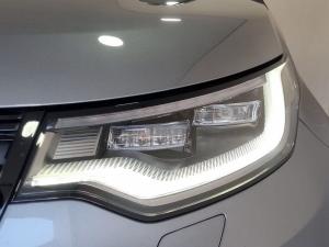 Land Rover Discovery D300 R-Dynamic HSE - Image 13