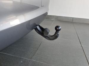 Land Rover Discovery D300 R-Dynamic HSE - Image 28