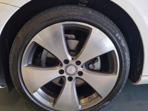 Mercedes-Benz E-Class E220d Avantgarde - Image 11