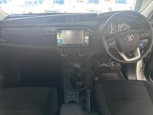 Toyota Hilux 2.4GD-6 single cab Raider manual - Image 6