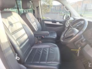 Volkswagen Caravelle 2.0BiTDI Highline - Image 15