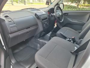 Isuzu D-Max Gen 6 250c single cab - Image 7