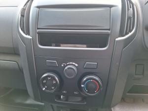 Isuzu D-Max Gen 6 250c single cab - Image 11