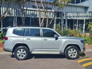 Toyota Land Cruiser 300 3.3D GX-R - Image 3