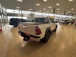 Toyota Hilux 2.8GD-6 double cab Raider auto - Image 2