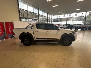 Toyota Hilux 2.8GD-6 double cab Raider auto - Image 3