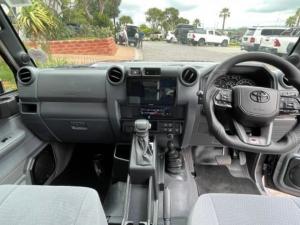 Toyota Land Cruiser 79 2.8GD-6 double cab auto - Image 6