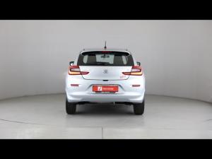 Toyota Starlet 1.5 XS auto - Image 5