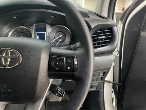 Toyota Hilux 2.4 GD-6 Raider 4X4 automaticD/C - Image 10