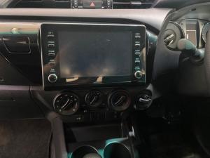 Toyota Hilux 2.4 GD-6 Raider 4X4 automaticD/C - Image 11