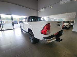 Toyota Hilux 2.4 GD-6 RB Raider automaticE/CAB - Image 12