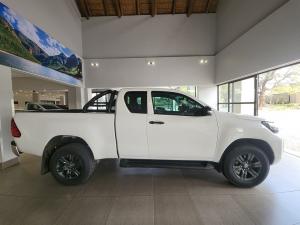 Toyota Hilux 2.4 GD-6 RB Raider automaticE/CAB - Image 3
