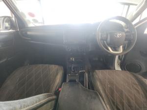 Toyota Hilux 2.4 GD-6 RB Raider automaticE/CAB - Image 6