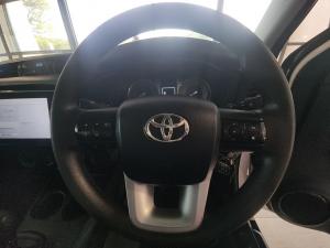 Toyota Hilux 2.4 GD-6 RB Raider automaticE/CAB - Image 8