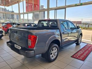 Nissan Navara 2.5DDTi double cab SE Plus auto - Image 3