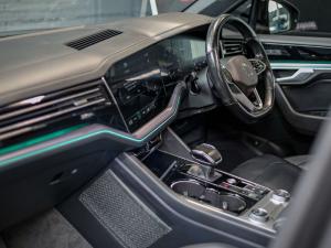 Volkswagen Touareg V6 TDI Executive R-Line - Image 12