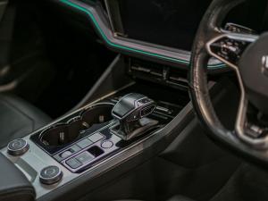 Volkswagen Touareg V6 TDI Executive R-Line - Image 16