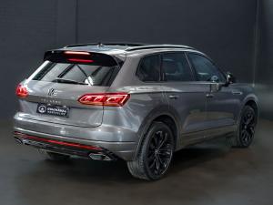 Volkswagen Touareg V6 TDI Executive R-Line - Image 6