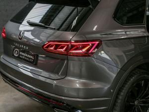Volkswagen Touareg V6 TDI Executive R-Line - Image 9