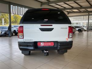 Toyota Hilux 2.4GD-6 double cab Raider manual - Image 5