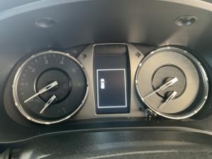 Toyota Hilux 2.4GD-6 double cab Raider manual - Image 11